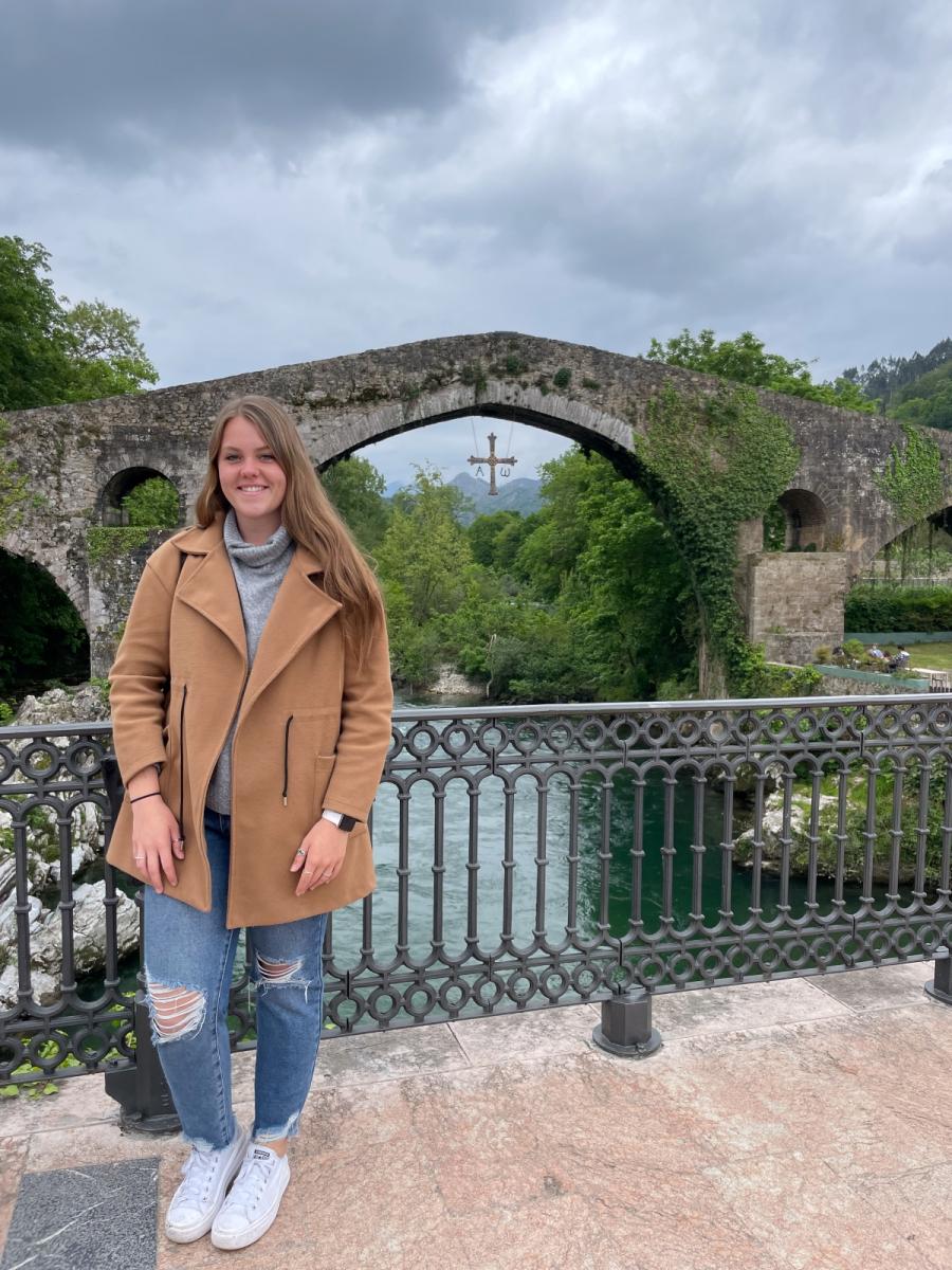 McKenna Mitchell is Cangas de Onís, Spain