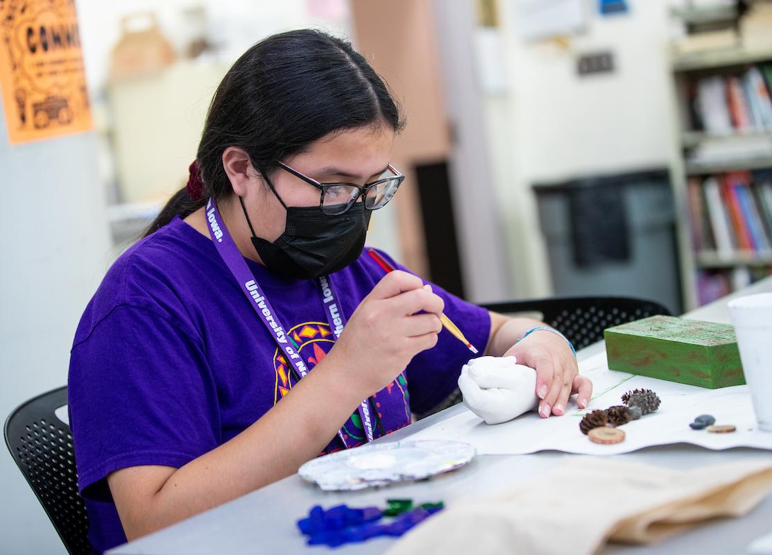 Meskwaki student painting