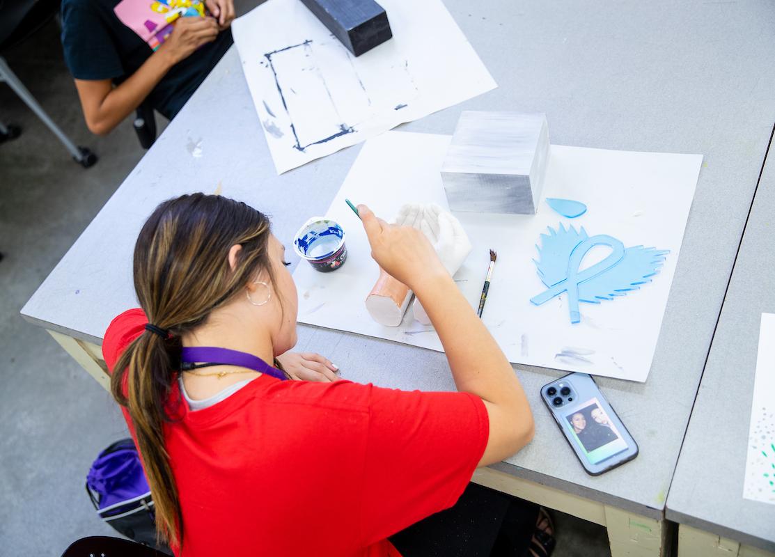 Meskwaki students painting