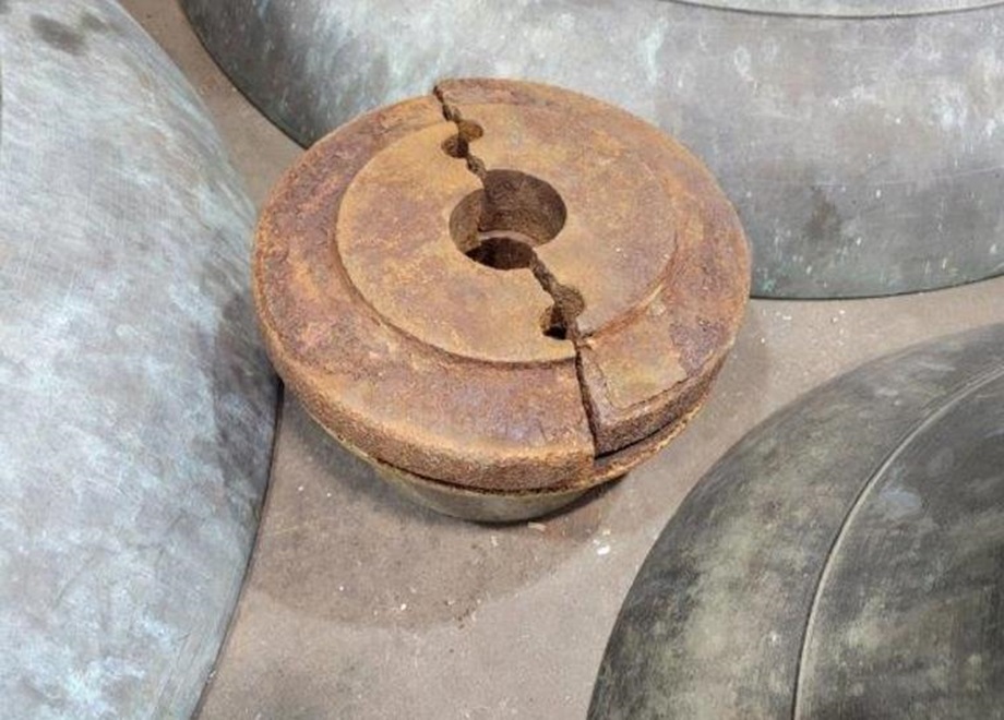 Bell lug and plate