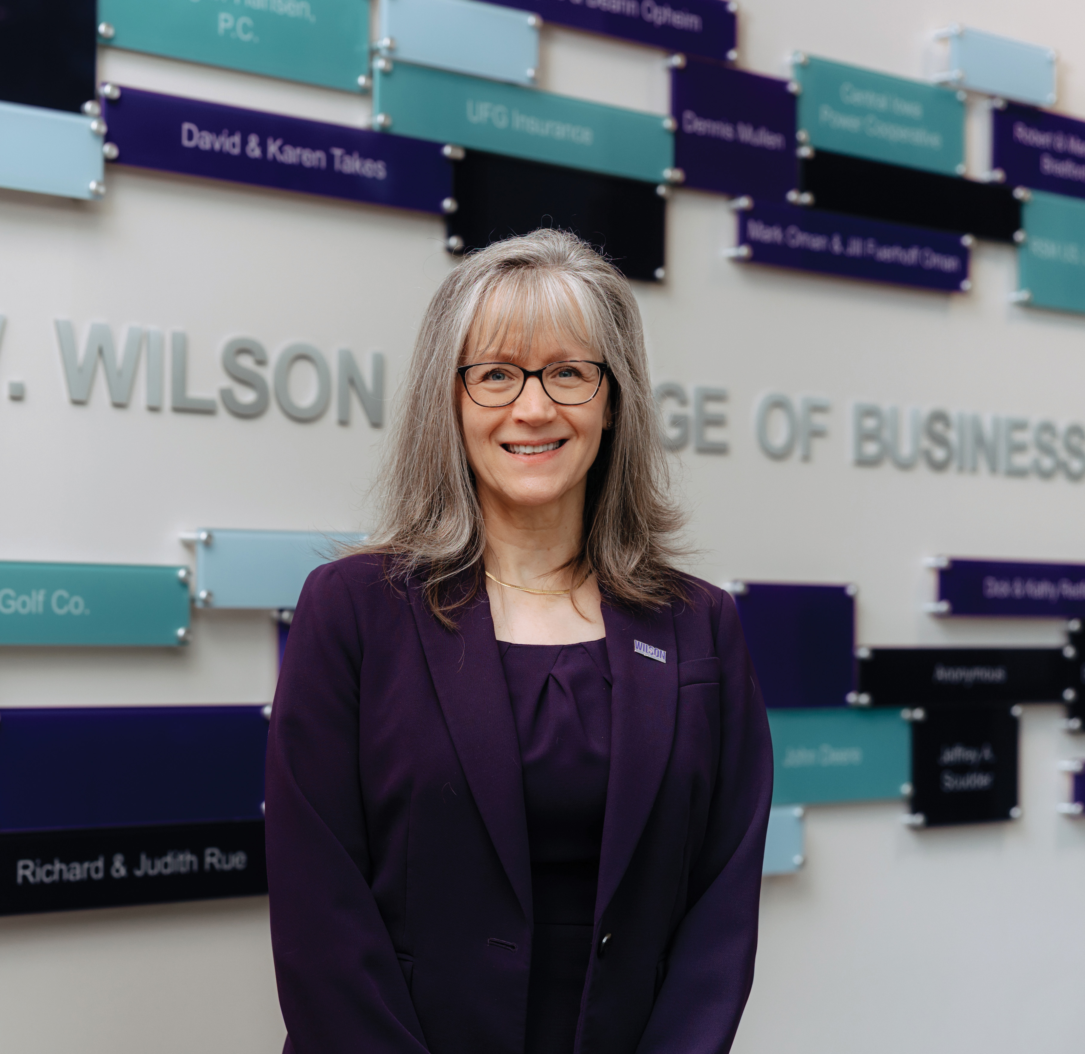Portrait of Dean Leslie Wilson of the Wilson College of Business.