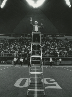 Arnold Grummer conducting