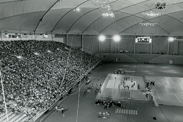 First game held in UNI-Dome