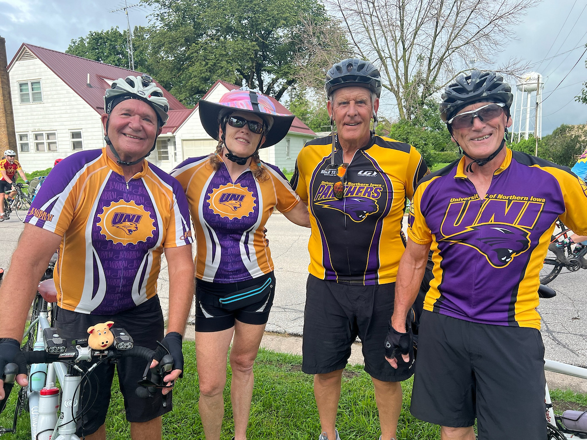 RAGBRAI rider in UNI jerseys