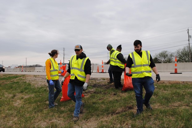 UNI students cleaning up along highway