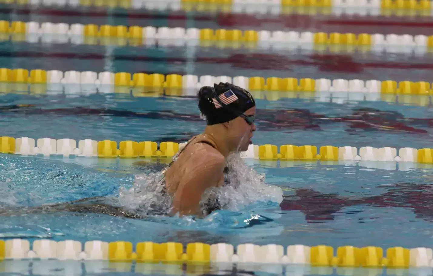 Olivia Chambers swimming breaststroke