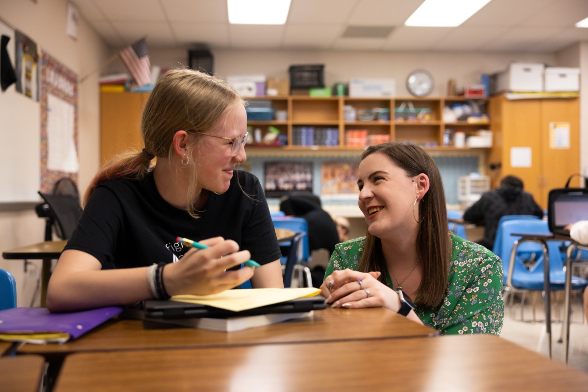 UNI student helps younger student