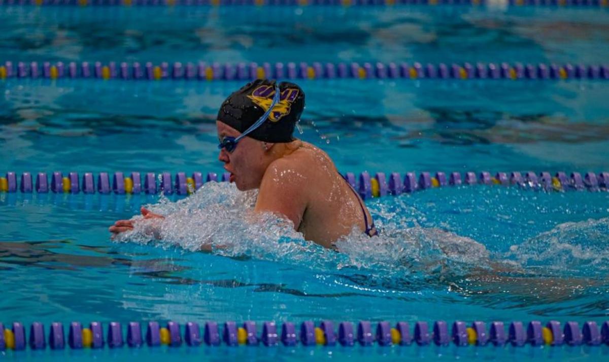 Olivia Chambers swimming breaststroke