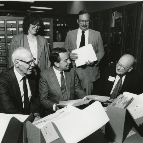 Grassley discussing with group. 