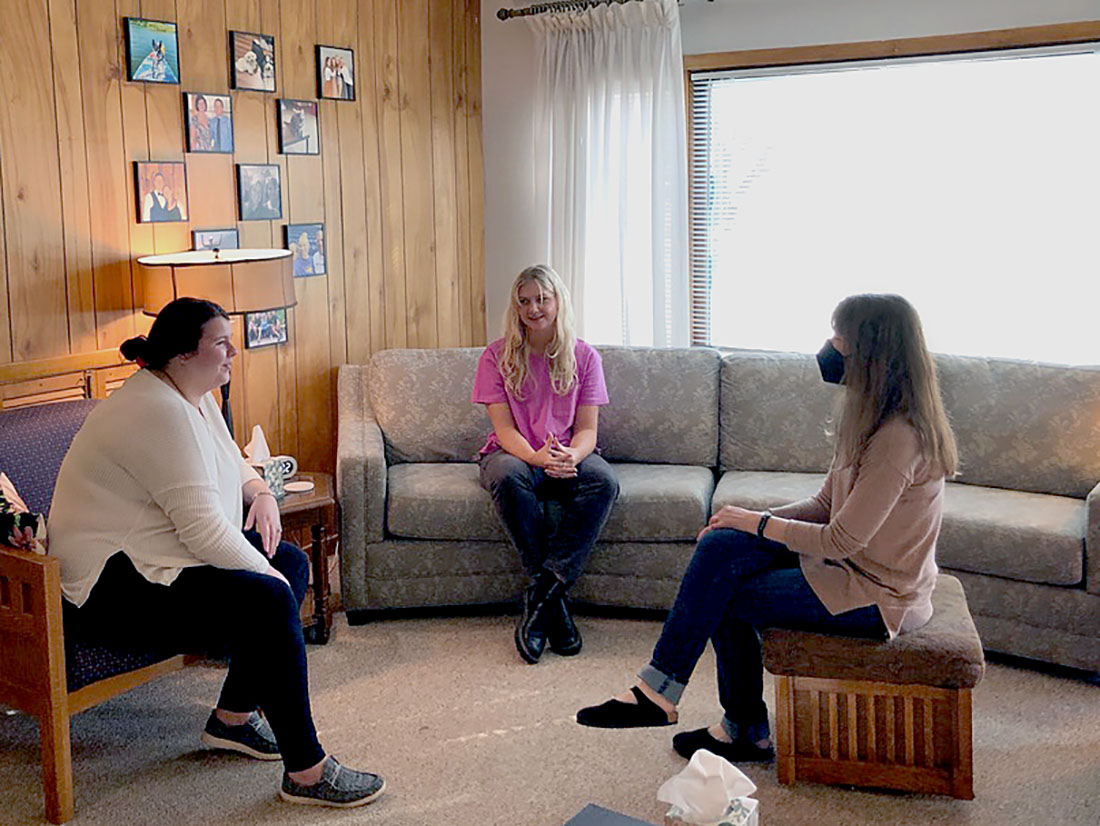 UNI graduate counseling students host first series of support groups for dementia caregivers