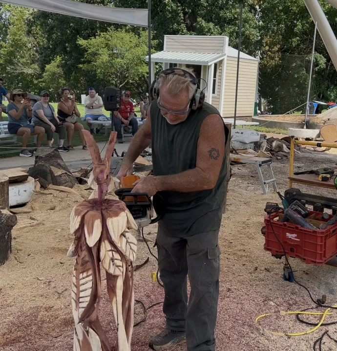 Gary Keenan, chainsaw artist at the Iowa State Fair.