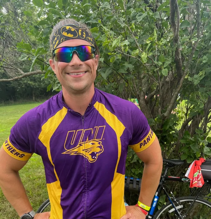 RAGBRAI rider wearing UNI jersey