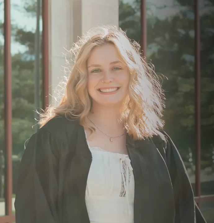 Regan Lommell headshot