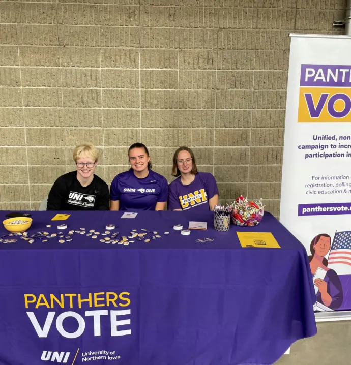 UNI students tabling for Panthers Vote