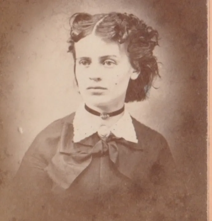 Photo of Laura Ensign.