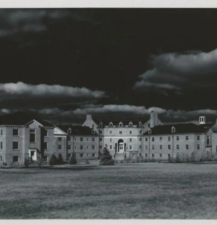 Old photo of UNI campus at night