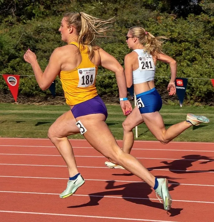 Erin Kerkhoff running in a race