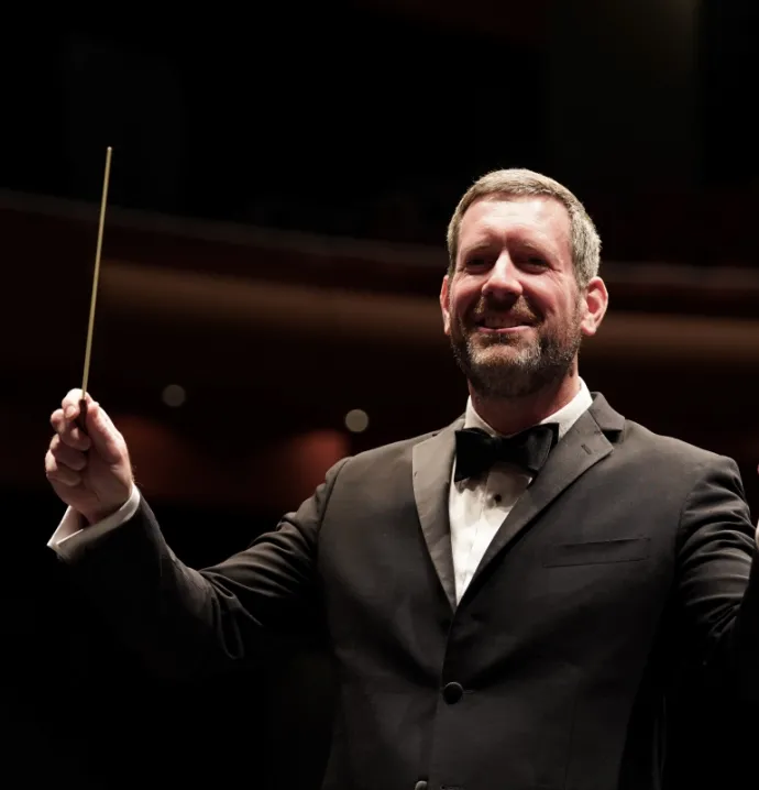 Danny Galyen conducting