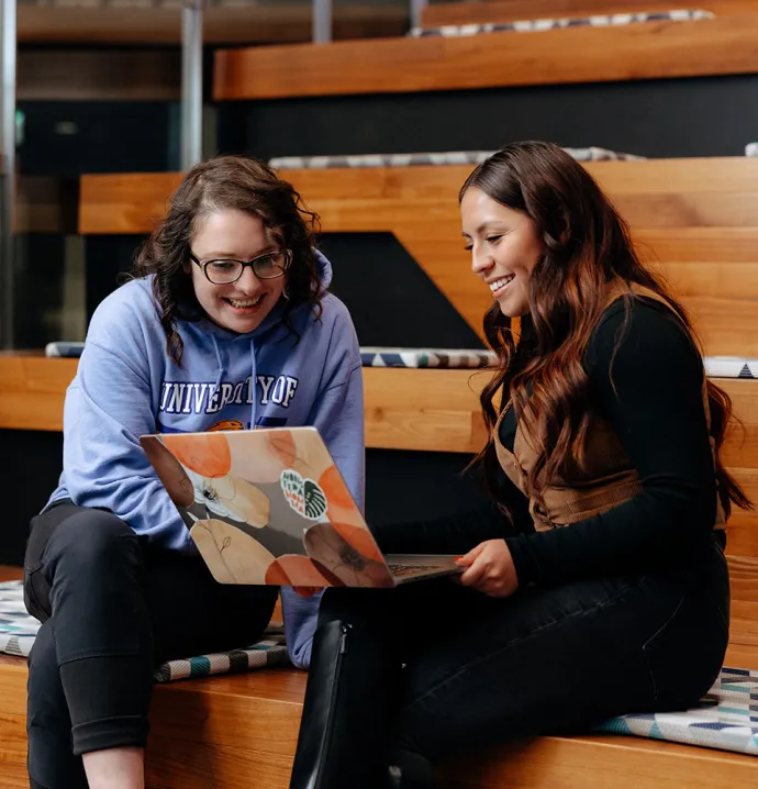 Hybrid accounting students work on assignment 