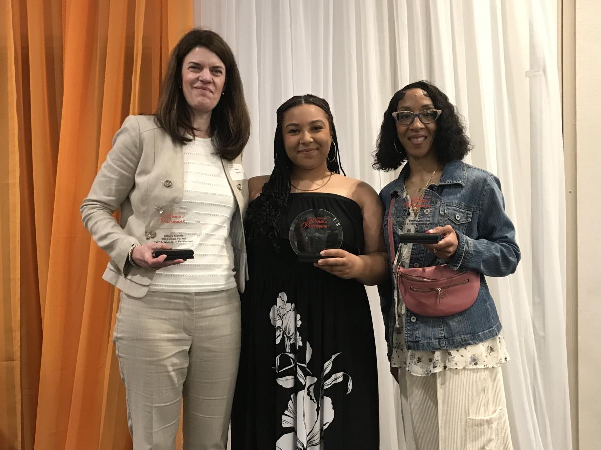 Hillery Oberle, Lexi Gause and Tanya Warren with their awards