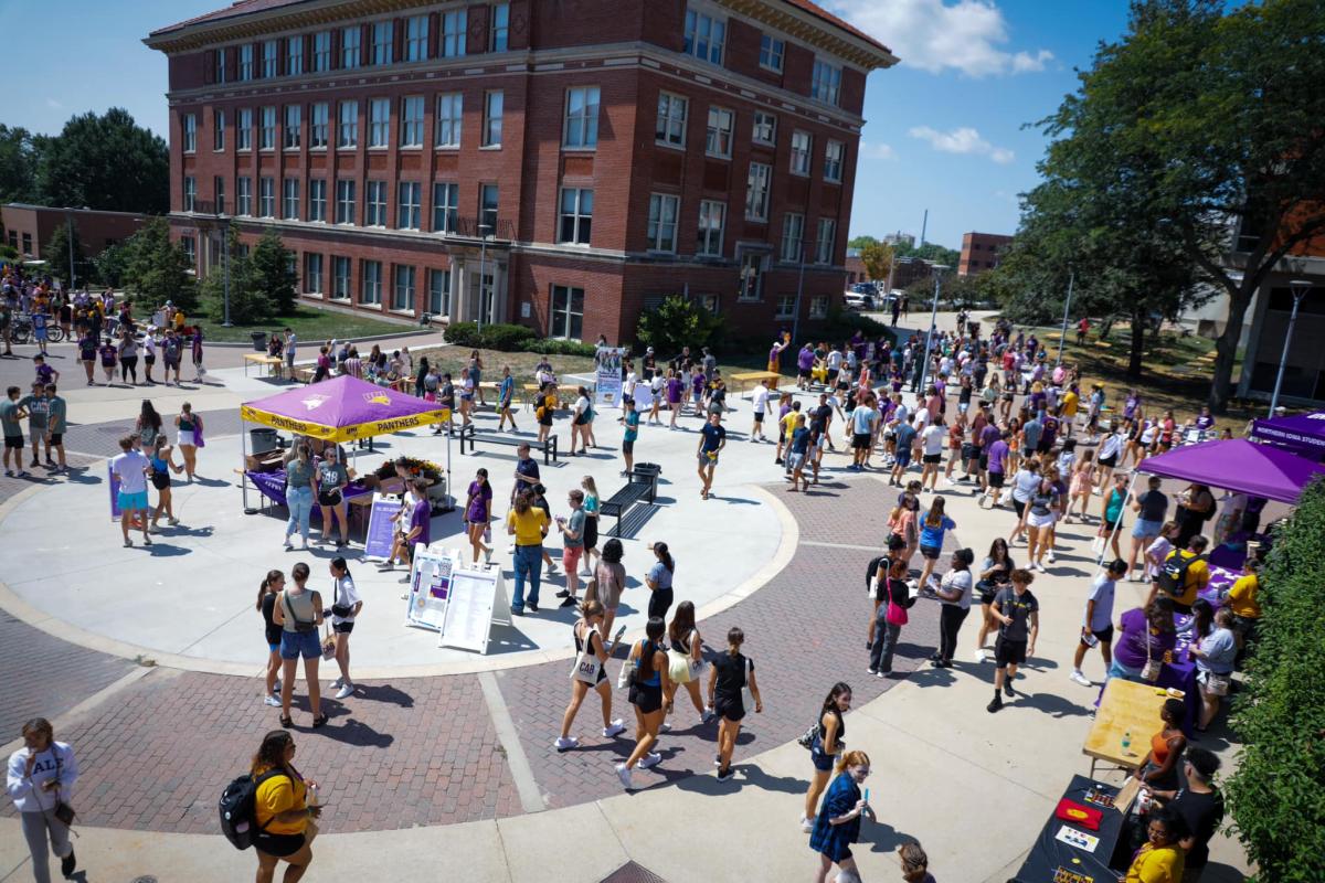 UNI students mingle outside Maucker Union